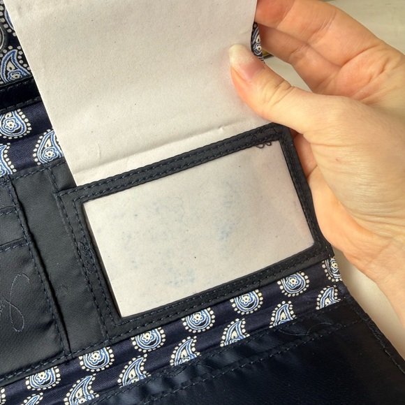 NWT Vera Bradley Blue Bandana Trifold Wallet Retired pattern - Picture 9 of 9